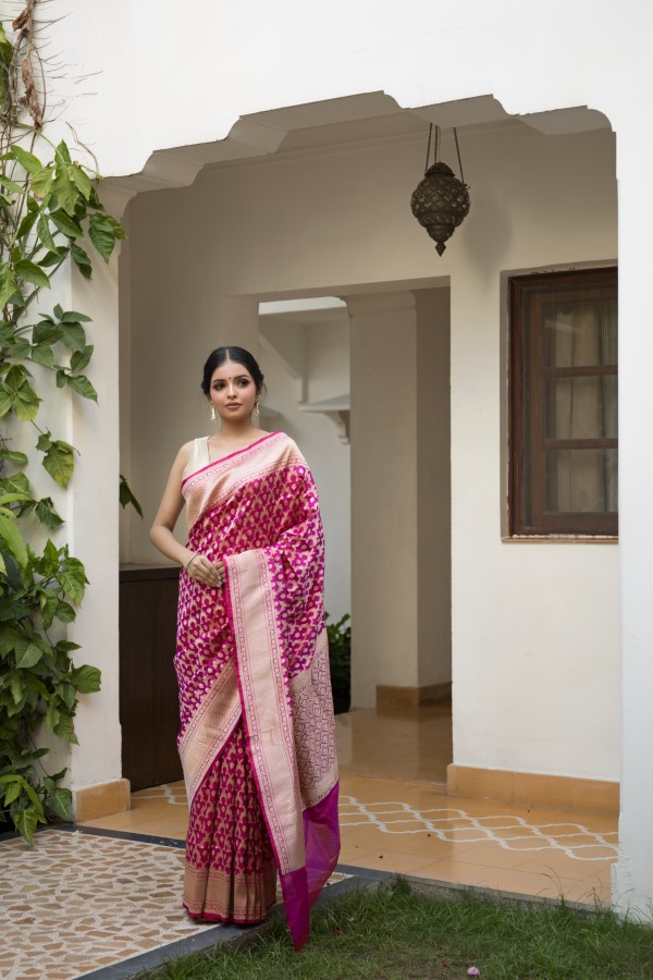Handwoven Pink colour banarasi Silk saree 