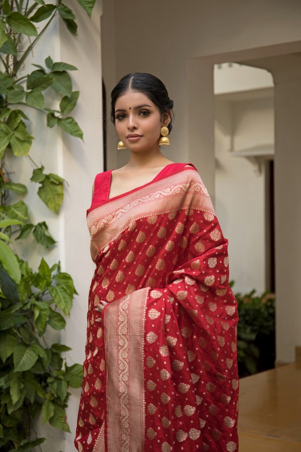 Handwoven Red colour banarasi Silk saree 