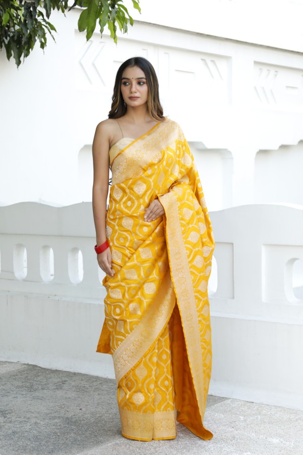 Handwoven Gold colour banarasi Silk saree