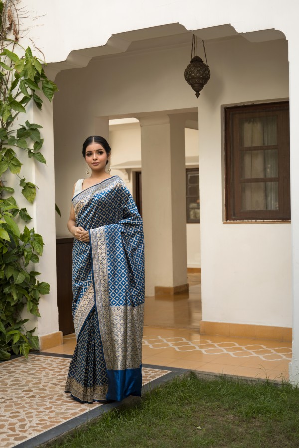 Handwoven Blue colour banarasi Silk saree 