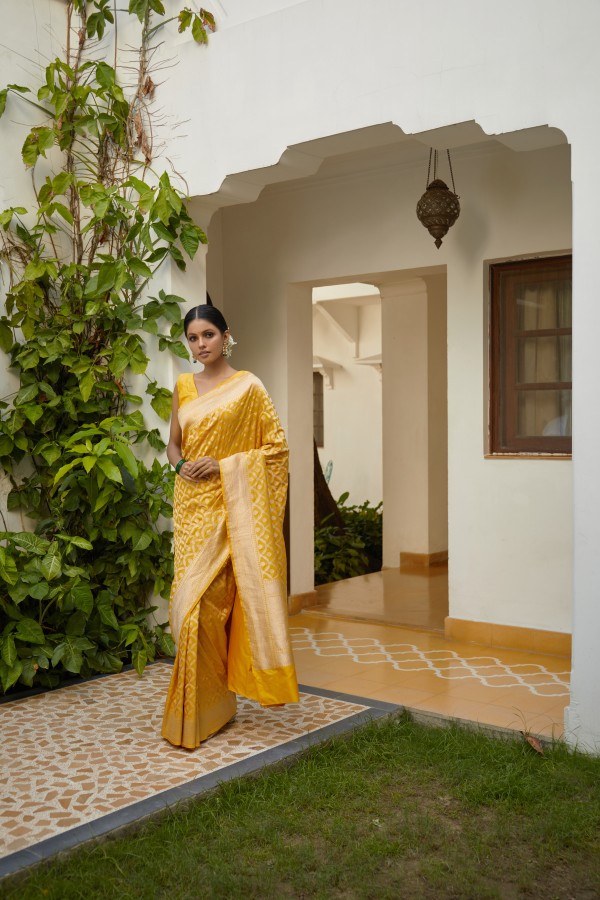 Handwoven Gold colour banarasi Silk saree 