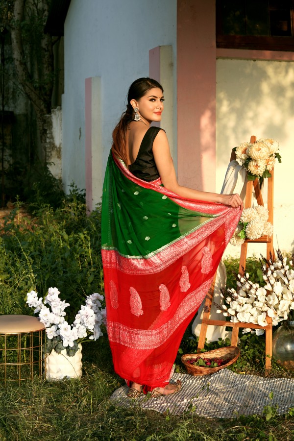 Handwoven green colour banarasi Georgette saree with contrasting border