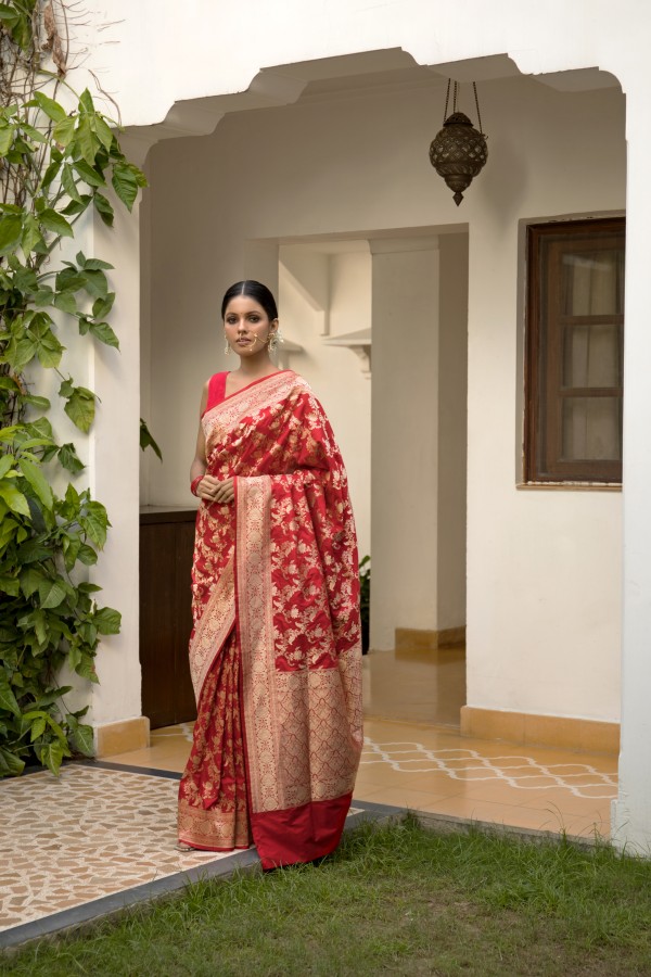Handwoven Red colour banarasi Silk saree 